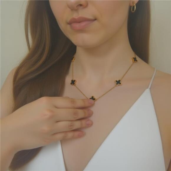 Clover Jewelry Set 18K Gold Plated Stainless Steel Necklace with Flower Design - Picture 5 of 6